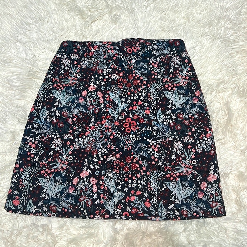 H&M Black and floral Mini Skirt - Holiday Inspo